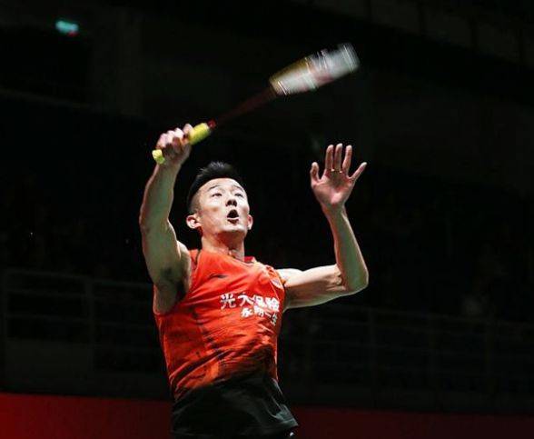 捧起两座奖 捧起两座奖